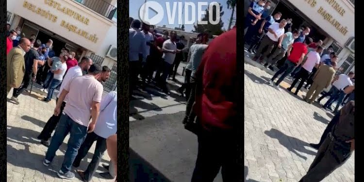 AKP’li eski başkanın akrabaları belediye bastı! Sokak savaş alanına döndü