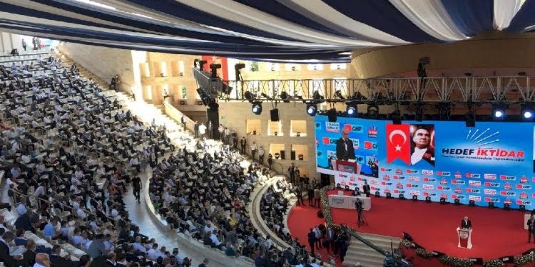 Kurultay oyunları: S3 B5 Kurtlar ve Çakallar
