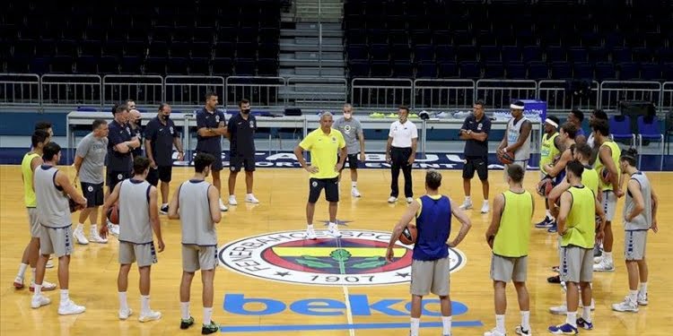 Fenerbahçe Beko, Kokoskov yönetiminde ilk antrenmanını yaptı