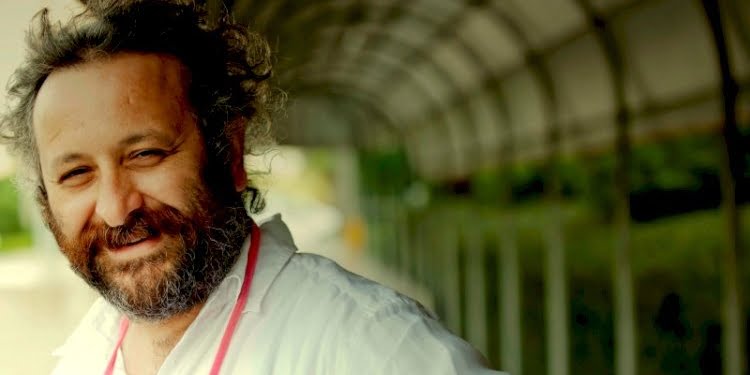 Yönetmen Onur Ünlü’den ilginç proje: ‘Hayatımı satıyorum’