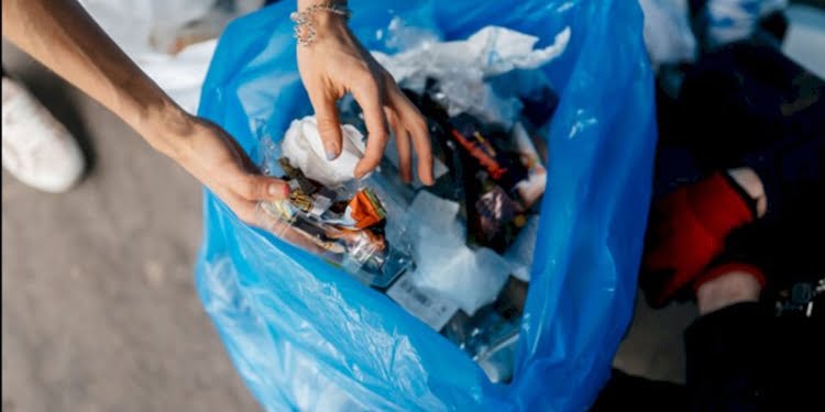 İçimizden plastik çıkmaya başladı