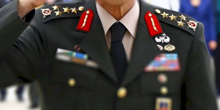 ‘Siyasi iktidar o subaylara mesafeli’