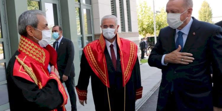 Erdoğan’dan ‘İstanbul Barosu’ açıklaması: Avukatlıktan da ihraç olmalı
