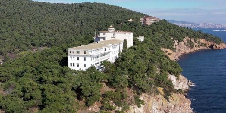 Atatürk’ün emriyle kurulan ilk pandemi hastanemiz Diyanet’e devredildi