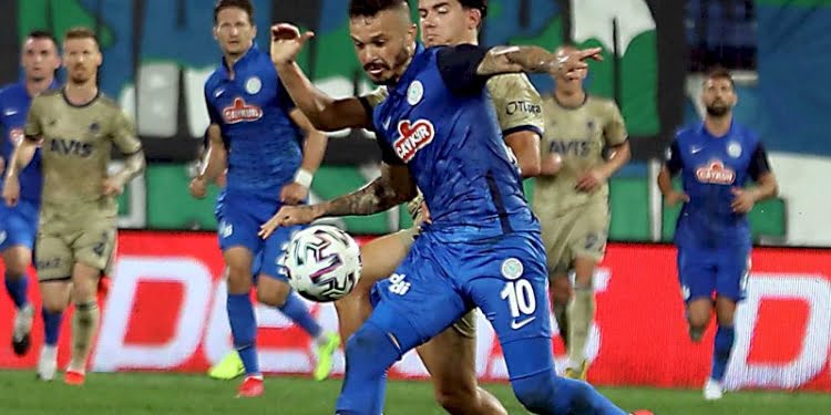 Fenerbahçe, Çaykur Rizespor’u 2-1 mağlup etti