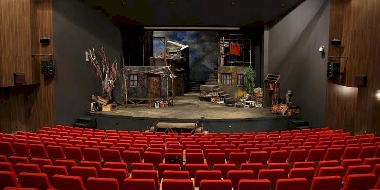 Tiyatro, opera ve bale gösterileri için getirilen yasak iptal edildi