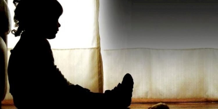 5 yaşındaki çocuğu istismar edip valize koydu