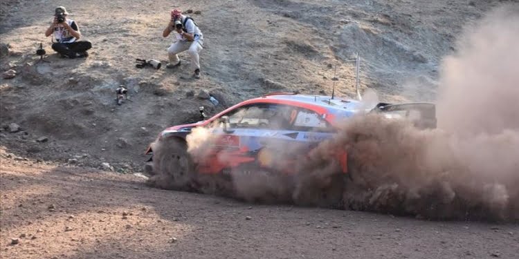 WRC’nin 5. yarışı Türkiye Rallisi’nde İçmeler ve Gökçe etabını Sebastien Loeb kazandı