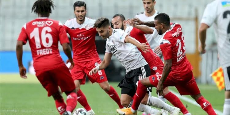 Beşiktaş, evinde Antalyaspor ile berabere kaldı