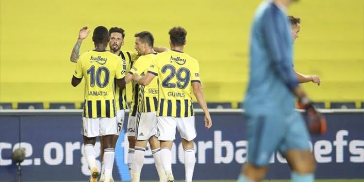 Fenerbahçe yeni santraforunun golleriyle kazandı