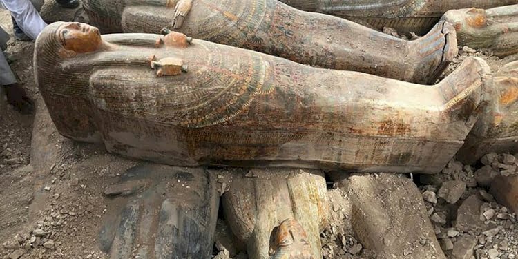 Mısır’da 2 bin 500 yıllık 59 tabut bulundu