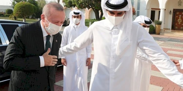 CHP’li Öztrak: Dolar ne zaman TL karşısında rekorlar kırmaya başlasa, Erdoğan soluğu Katar’da alıyor