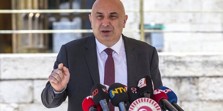 CHP’nin ‘siyasi ayak’ broşürü için toplatma kararı