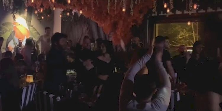 İstanbul alarm verirken akılalmaz görüntü… Halaylı, horonlu ‘korona’ eğlencesi!