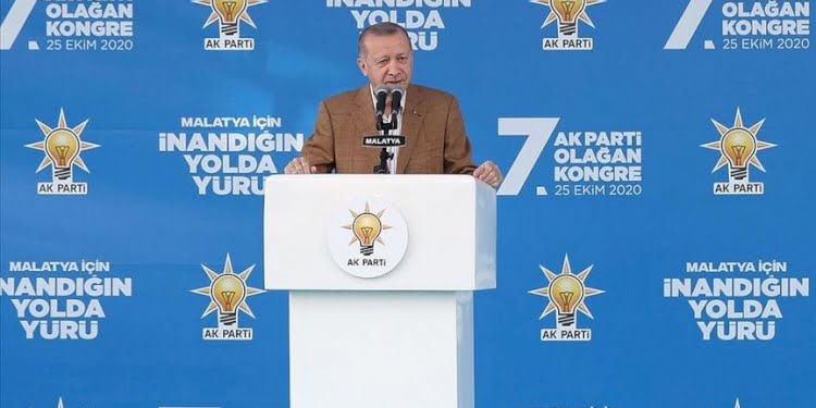 Erdoğan: ABD kiminle dans ettiğinin farkında değil