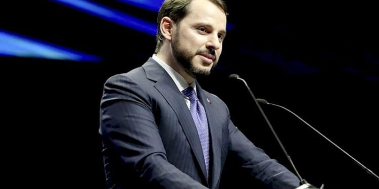 Doların 8 TL’yi aşmasının ardından Bakan Albayrak’tan açıklama