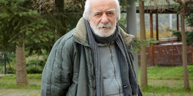 Oyuncu Hikmet Karagöz hayatını kaybetti
