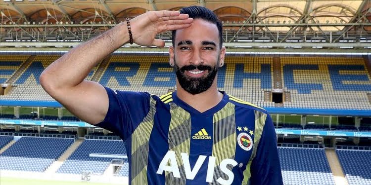 Fransız futbolcu Adil Rami: Macron bizi pisliğe itiyorsun