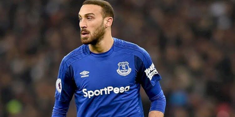 Cenk Tosun 8 ay sonra sahalara döndü