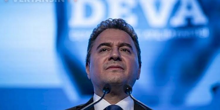 DEVA Partisi il başkanı istifa etti