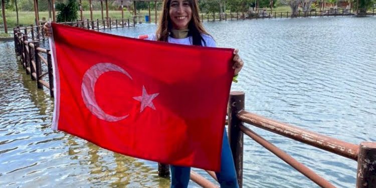 Fatma Uruk, serbest dalışta Meksika’da dünya rekoru kırdı
