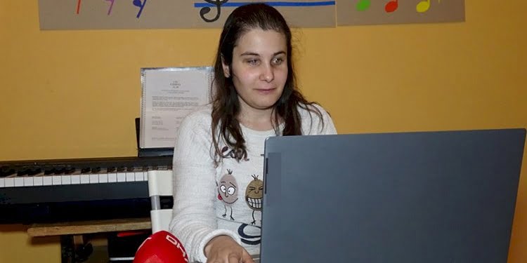 Görme engeli öğretme aşkına engel olamadı: İşte Ahizer öğretmenin ilk Öğretmenler Günü heyecanı