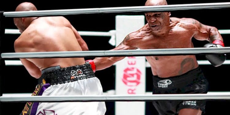 Mike Tyson gösteri maçıyla ringe döndü