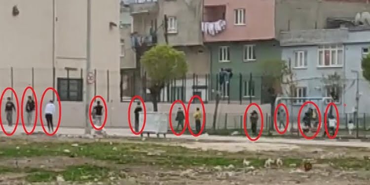 Kısıtlamayı ihlal eden çocuklar polisten böyle kaçtı