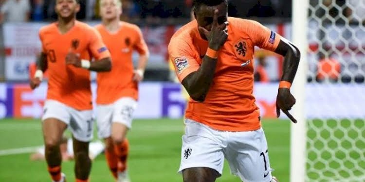 Ünlü futbolcu bıçaklı saldırıdan gözaltında