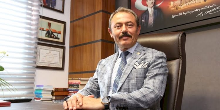 AKP’li vekil: Kuru ekmek yiyorlarsa aç değiller