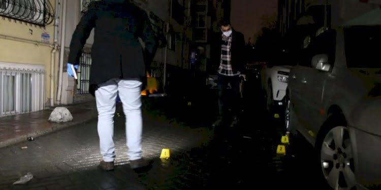 Beyoğlu’nda sokakta yürürken durdurup kurşun yağdırdılar