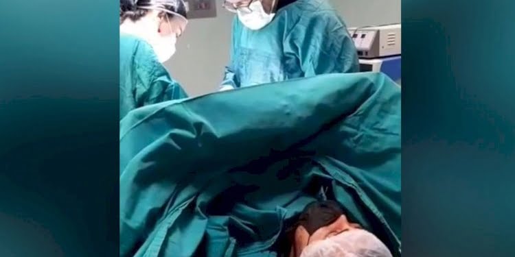 Ameliyat sırasında ‘Gesi Bağları’nı söyledi