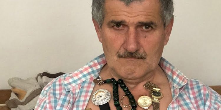 Vücudu mıknatıs gibi, her şeyi çekiyor