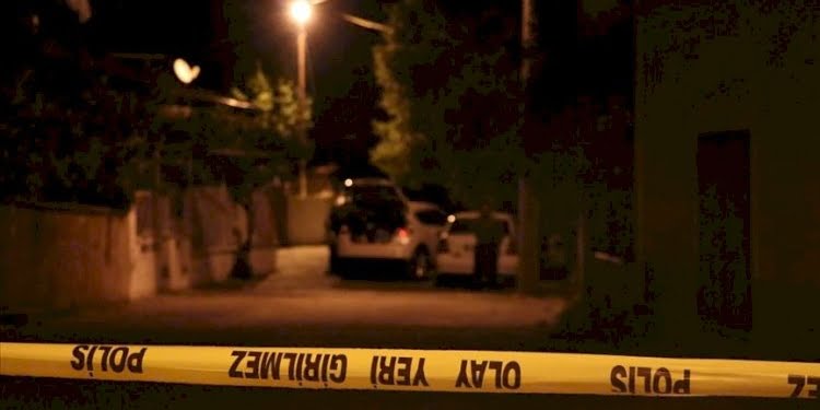 Saç tıraşını beğenmedi 2 kişiyi bıçakladı