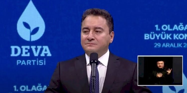 Ali Babacan AKP’nin fabrika ayarına döndü: 28 şubat, askeri vesayet, türbanlı bacım