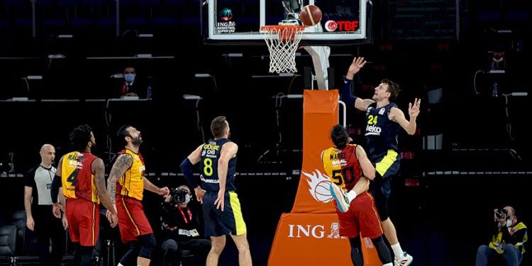 Potadaki derbiyi Fenerbahçe Beko kazandı