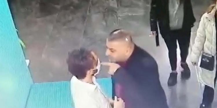 Veteriner hekime yumruk kamerada