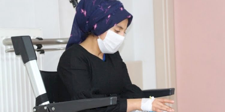 Hapşırma krizinden hastanelik oldu