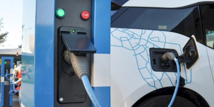 5 dakikada şarj olup 400 km götürüyor!