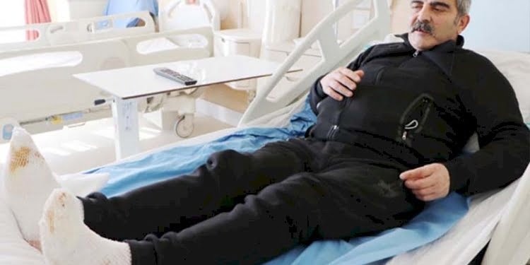 Erzurumlu kamyon şoförünün araçtayken ayakları dondu