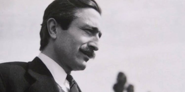 Duygu dolu dizelerin şairi: Özdemir Asaf
