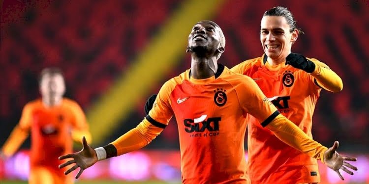 Onyekuru ilk maçında takımını sırtladı