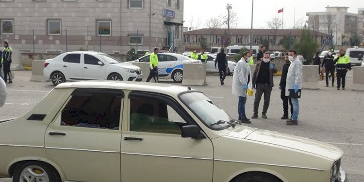 Tüfekli, bıçaklı, taşlı, sopalı kavga: 10 yaralı, 40 gözaltı