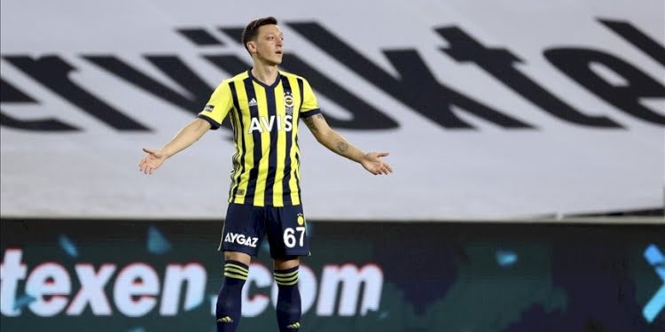 Mesut Özil’den Avrupa Süper Ligi tepkisi