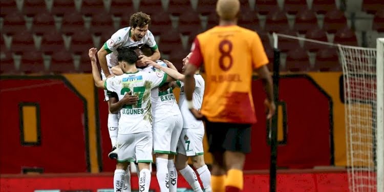 Galatasaray’ı eleyen Alanyaspor kupada yarı finale yükseldi
