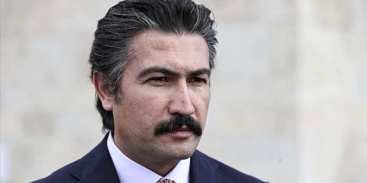 ‘Vesayetçi, darbeci anayasa isteyenler ezilir’