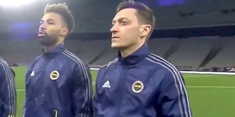 Mesut Özil’e İstiklal Marşı tepkisi