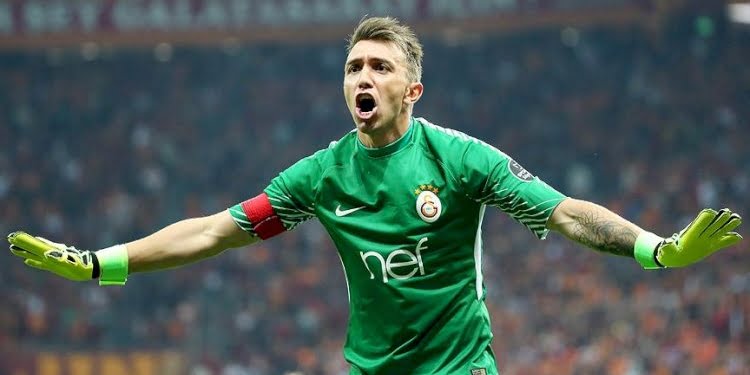 Muslera ile sözleşme krizi!