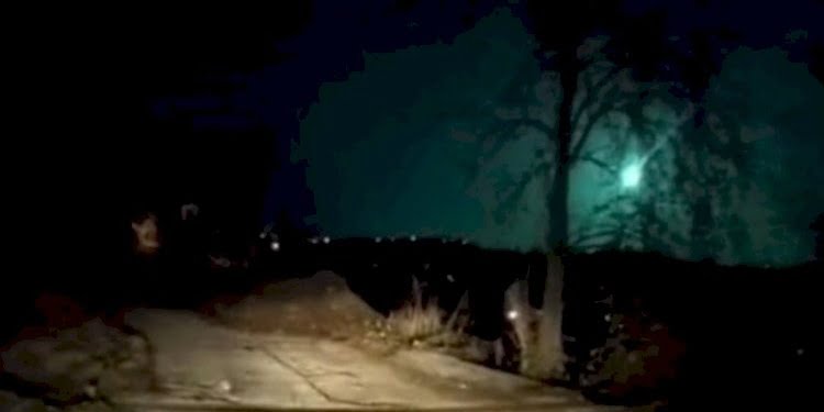 İşte bir çok ilden görülen göktaşının düşme anı