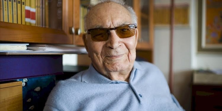 Türk edebiyatının çınarı, büyük usta Yaşar Kemal